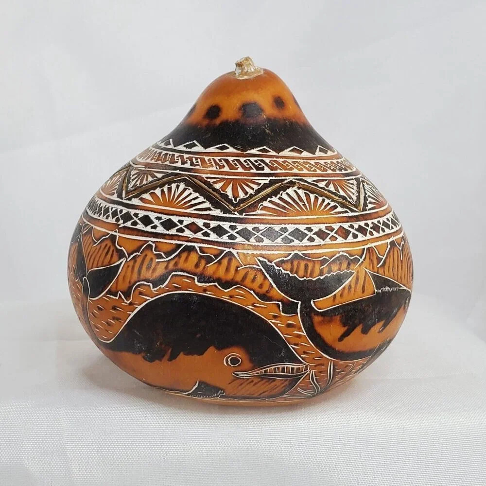 VTG Peruvian Folk Art Hand Carved Gourd w/Lid Trinket Box Whales Fish Sea Life - Picture 6 of 16